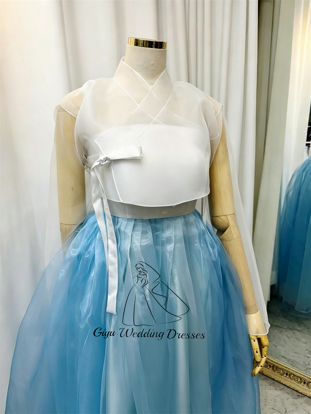 Giyu Customized Hanbok Set Pro - Hanbok Modern Set review and price